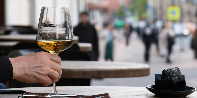 Минпромторг предложил выделять российское вино в меню ресторанов