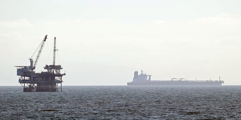 Bloomberg узнал о рекордных объемах перевалки нефти Urals в море